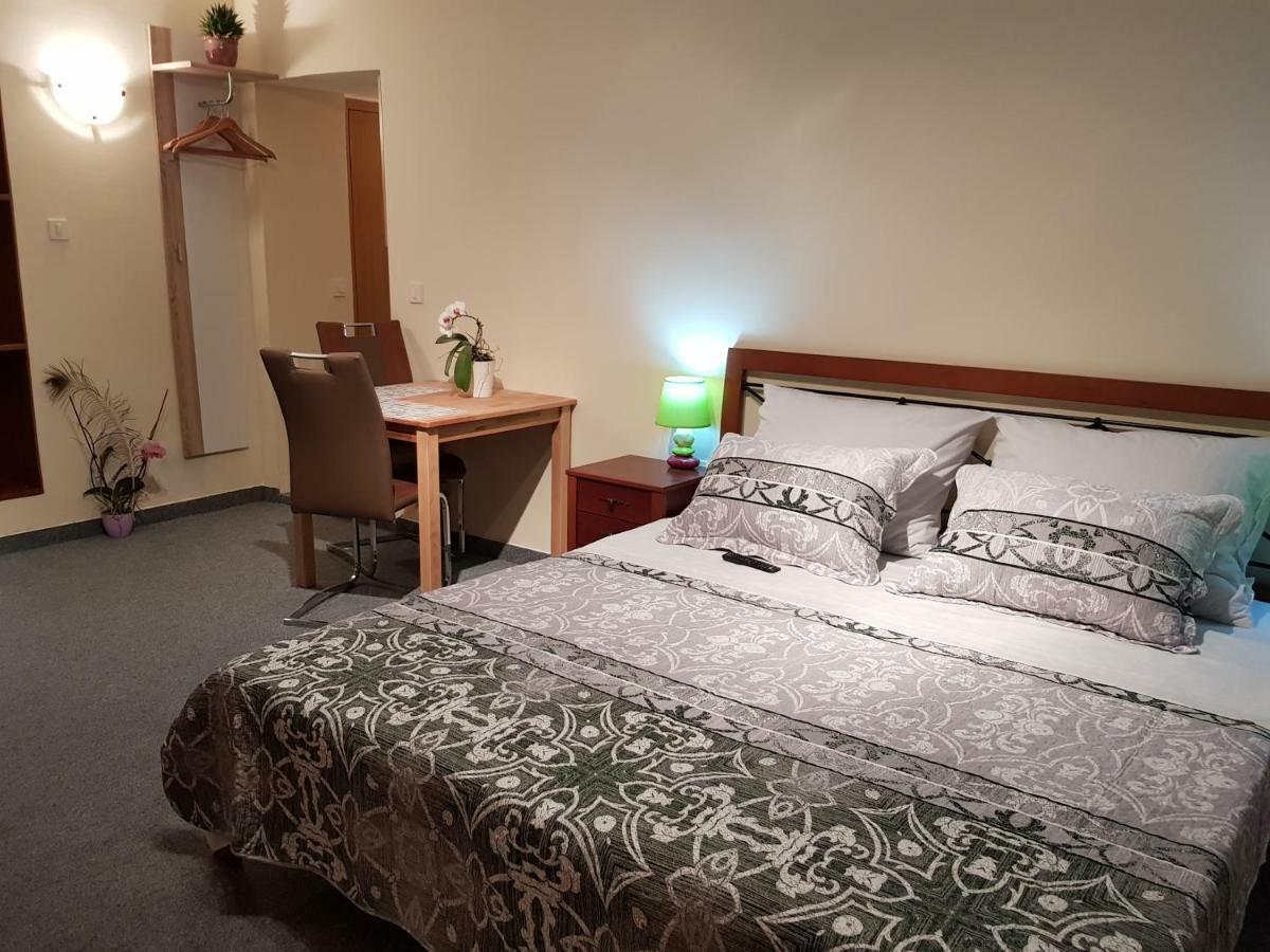 Elg Rooms Postojna Kültér fotó