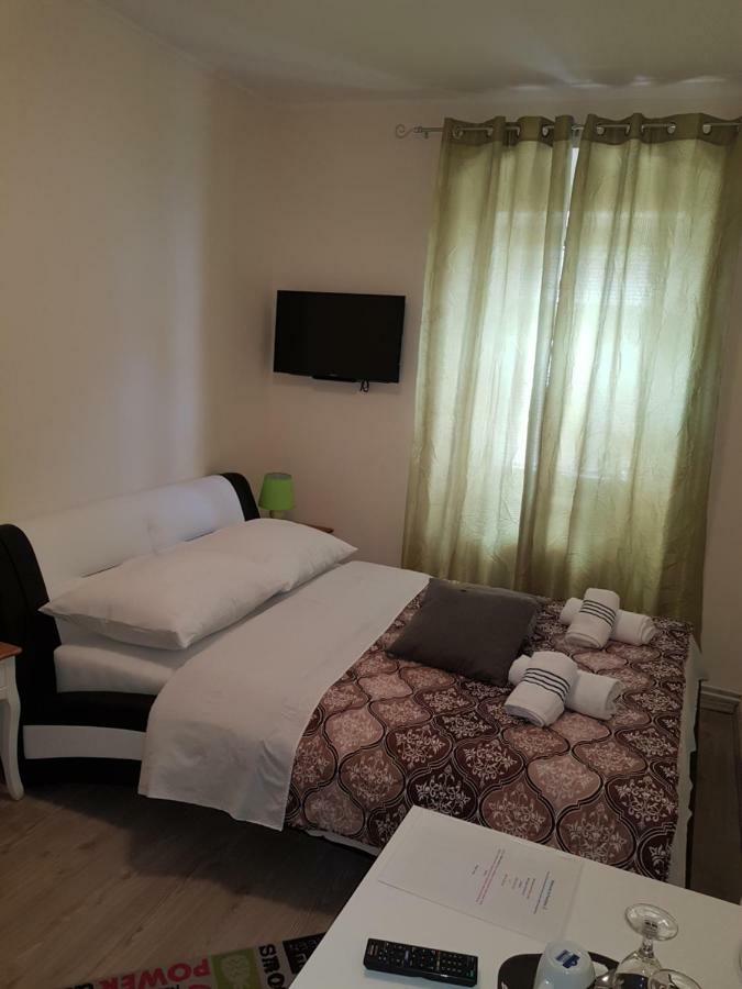 Elg Rooms Postojna Kültér fotó