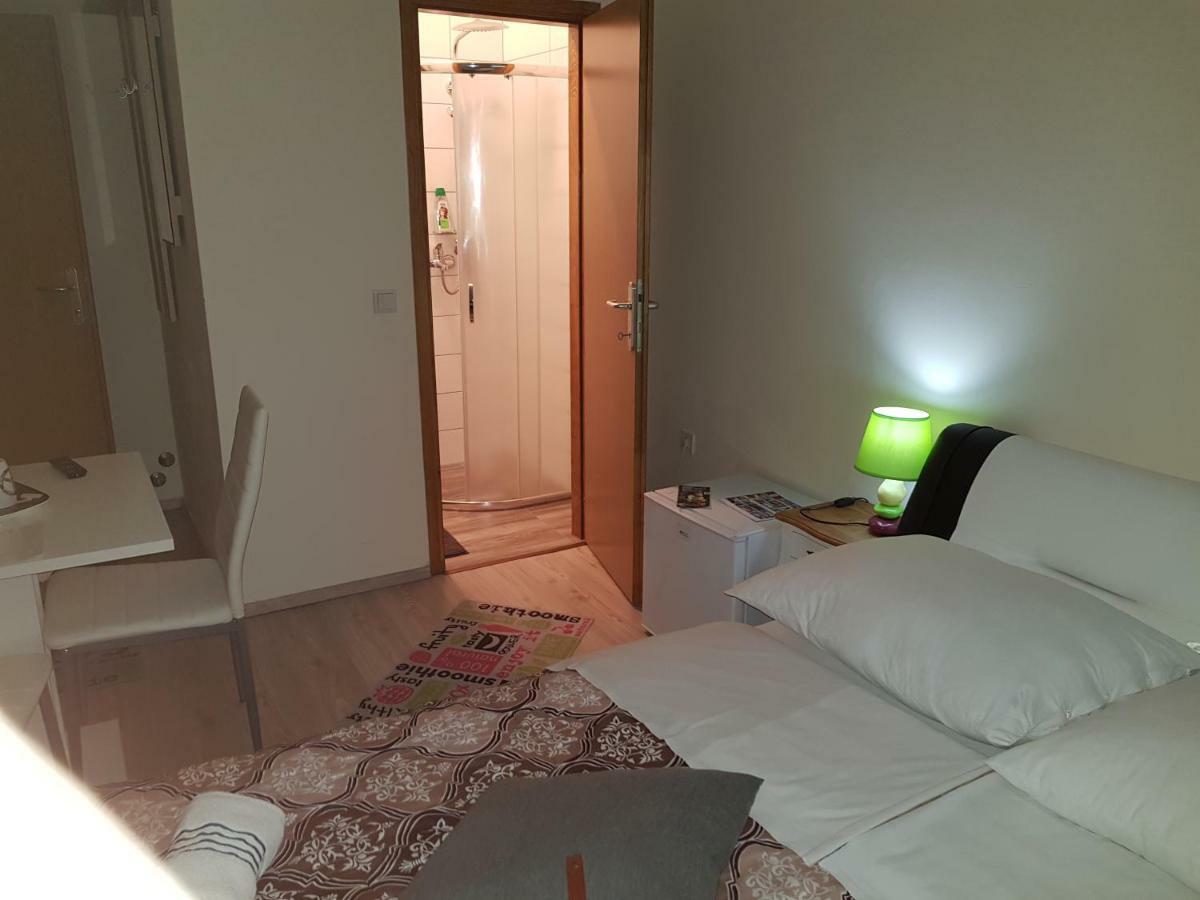 Elg Rooms Postojna Kültér fotó